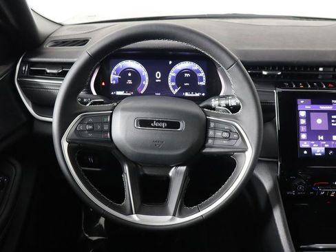 New 2026 Jeep Grand Cherokee L Laredo image 7