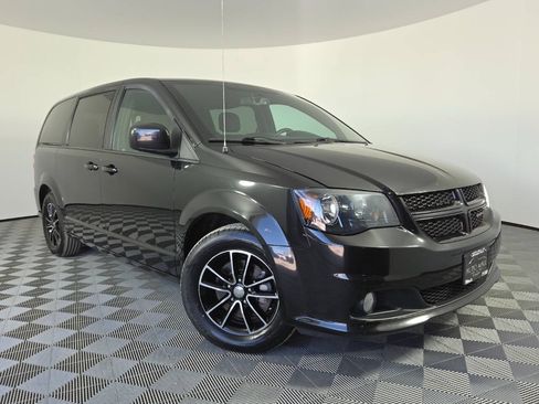 Used 2018 Dodge Grand Caravan SE FWD image 1
