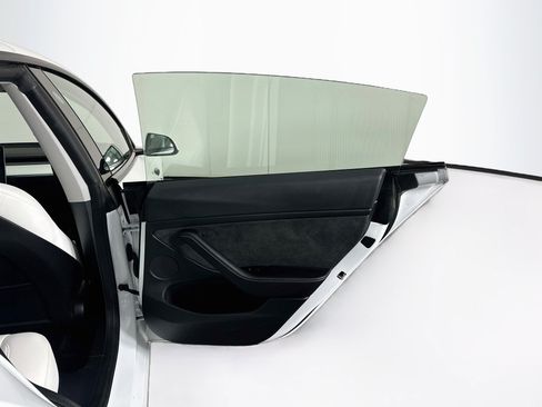 Used 2023 Tesla Model 3 Standard Range RWD image 31