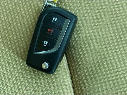 Used 2022 Toyota RAV4 LE image 35