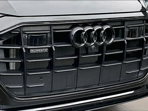 Used 2022 Audi Q8 Premium Plus image 32