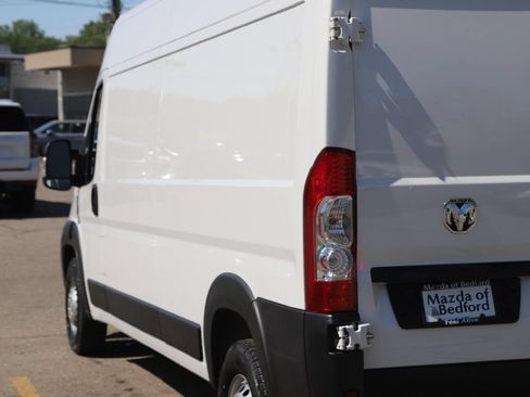 Used 2024 RAM ProMaster 2500 w/ Convenience Group FWD image 7