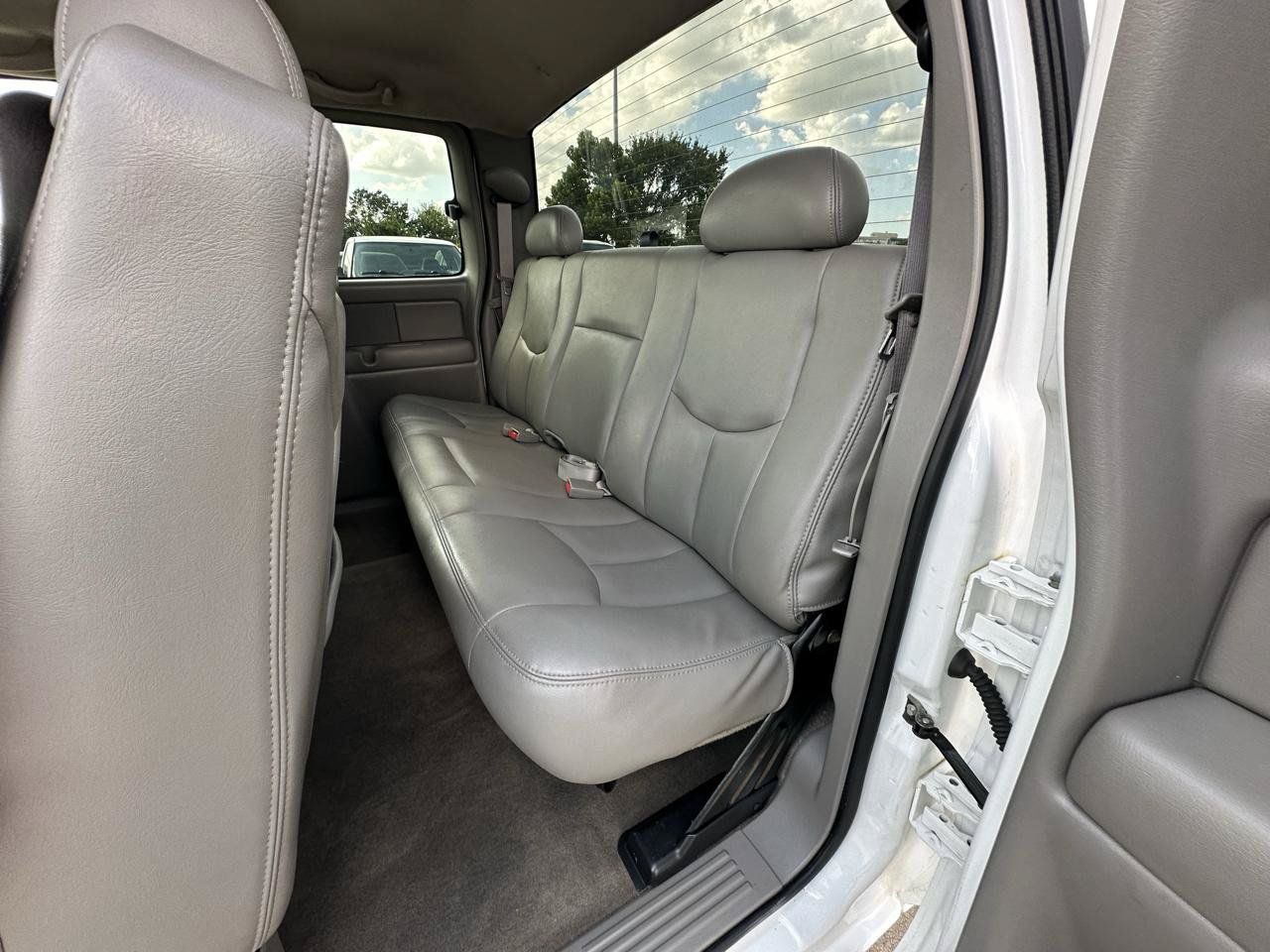 Used 2004 Chevrolet Silverado 1500 4x4 Extended Cab w/ Z71 Convenience Package 2 image 47