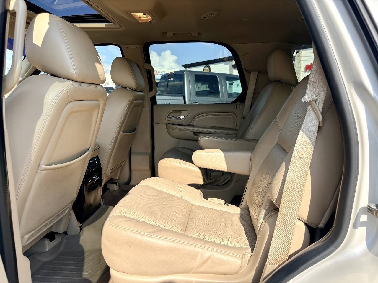 Used 2014 Cadillac Escalade Luxury AWD/4WD image 19