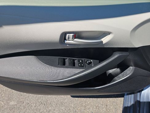 Used 2021 Toyota Corolla LE FWD image 14