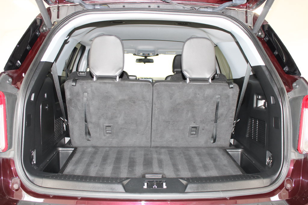 Used 2023 Ford Explorer XLT w/ Equipment Group 202A AWD/4WD image 9