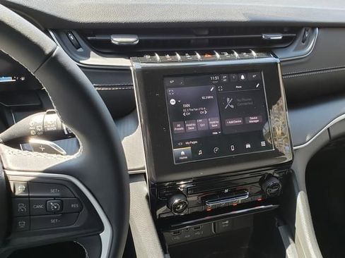 New 2025 Jeep Grand Cherokee L Laredo AWD/4WD image 11