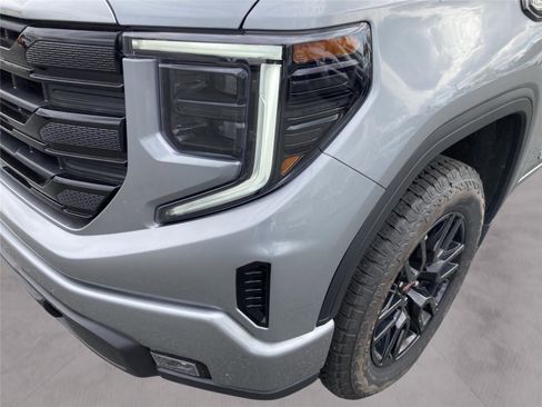 New 2026 GMC Sierra 1500 Elevation image 31