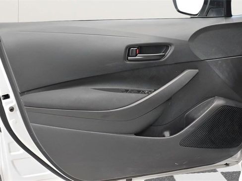 Used 2025 Toyota Corolla LE image 22