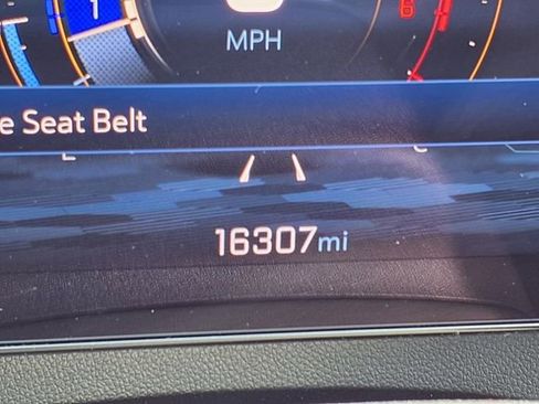 Used 2024 Chevrolet Traverse LT image 39