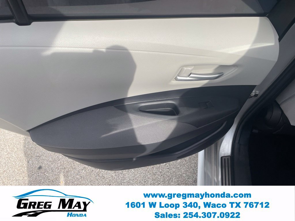 Used 2021 Toyota Corolla LE FWD image 21