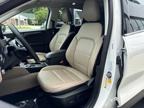Used 2022 Ford Escape Titanium w/ Class II Trailer Tow Package AWD/4WD image 10