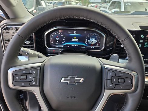 Used 2024 Chevrolet Silverado 1500 LT Trail Boss w/ Convenience Package II AWD/4WD image 30