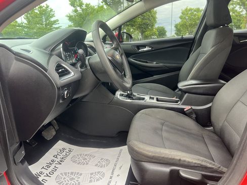 Used 2016 Chevrolet Cruze LS FWD image 17