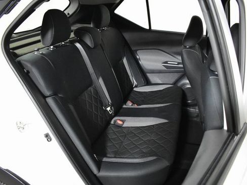 Used 2020 Nissan Kicks SV image 29