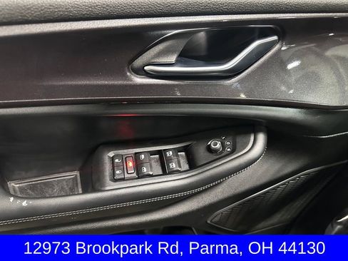 Used 2022 Jeep Grand Cherokee L Laredo w/ Luxury Tech Group I AWD/4WD image 8