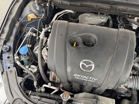Used 2018 MAZDA MAZDA3 Touring image 18