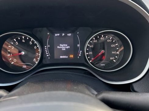 Used 2018 Jeep Compass Latitude image 10