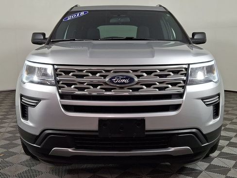Used 2018 Ford Explorer XLT FWD image 5