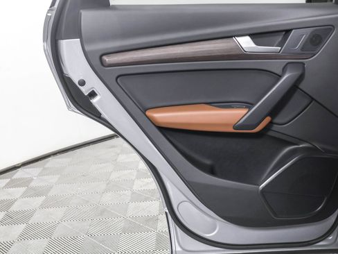 Used 2022 Audi Q5 2.0T Premium w/ Convenience Package image 40