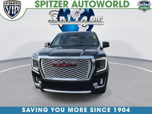 Used 2021 GMC Yukon Denali w/ Denali Premium Package AWD/4WD image 3