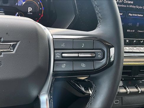 Used 2025 Chevrolet Colorado ZR2 AWD/4WD image 17