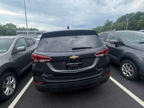 Used 2022 Chevrolet Equinox LS w/ LS Convenience Package AWD/4WD image 16