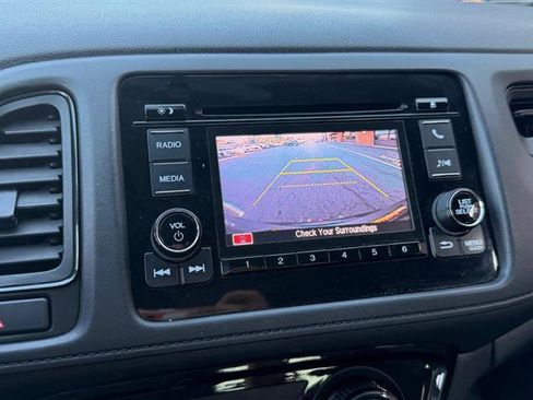 Used 2021 Honda HR-V LX image 37
