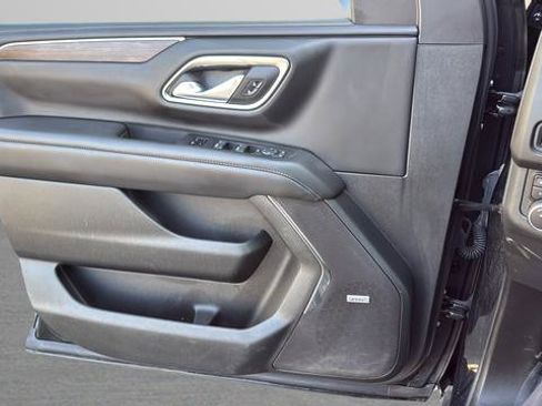 Used 2024 Chevrolet Suburban LT image 11