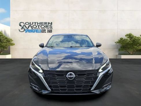 Used 2025 Nissan Altima 2.5 SV FWD image 8