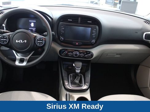 Used 2025 Kia Soul LX FWD image 8