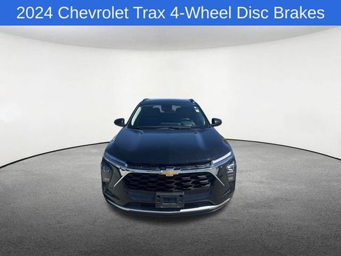 Used 2024 Chevrolet Trax LT w/ Driver Confidence Package FWD image 16