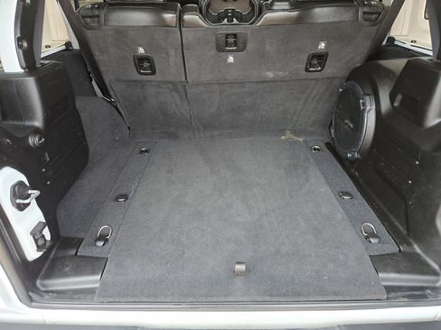 Used 2022 Jeep Wrangler Unlimited Rubicon w/ Cold Weather Group image 30