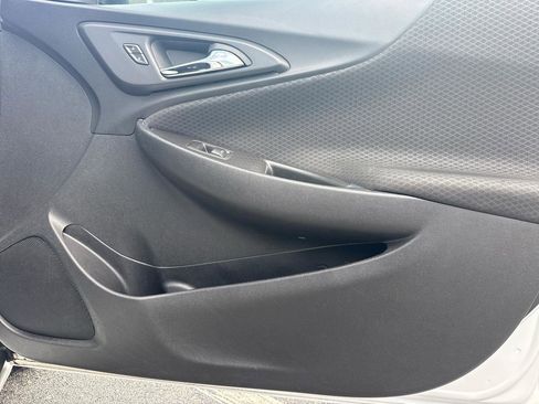 Used 2018 Chevrolet Malibu LT FWD image 15