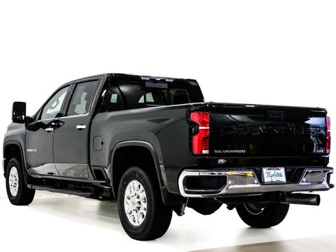 Used 2024 Chevrolet Silverado 2500 LTZ w/ LTZ Plus Package AWD/4WD image 7