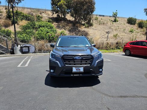 Certified 2023 Subaru Forester Premium AWD/4WD image 2