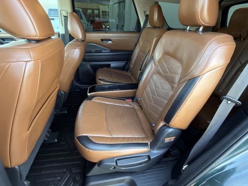 Used 2022 Nissan Pathfinder Platinum w/ Cargo Package image 26