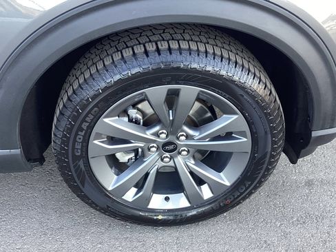 Used 2021 Ford Explorer XLT w/ Equipment Group 202A image 17
