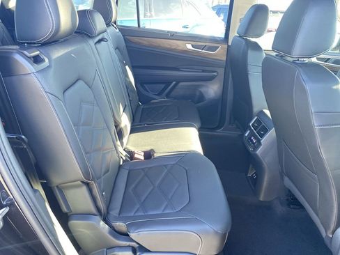 New 2026 Volkswagen Atlas SE image 32