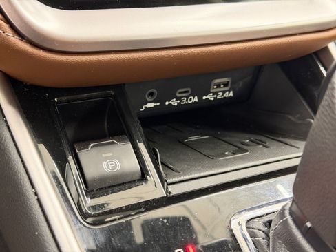 Used 2024 Subaru Outback Touring XT AWD/4WD image 27