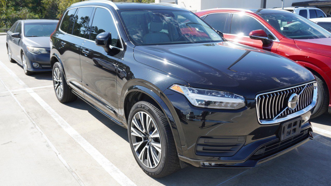 Used 2020 Volvo XC90 T5 Momentum w/ Protection Package Premier FWD image 3