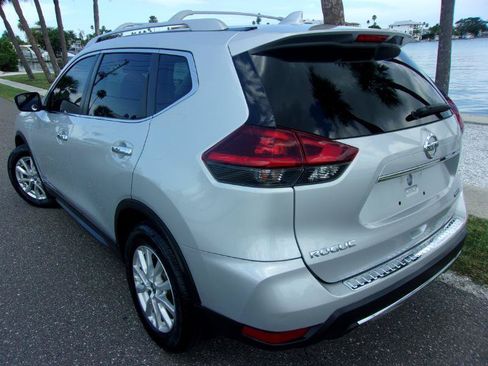 Used 2019 Nissan Rogue S w/ Special Edition Package FWD image 6