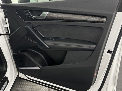 Used 2022 Audi SQ5 Premium Plus w/ Premium Plus Package image 39