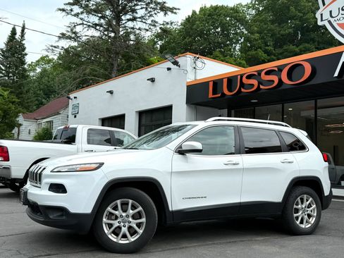 Used 2016 Jeep Cherokee Latitude w/ Comfort/Convenience Group AWD/4WD image 51
