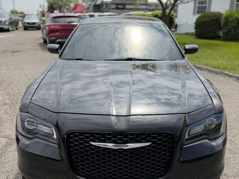 Used 2019 Chrysler 300 S RWD image 11