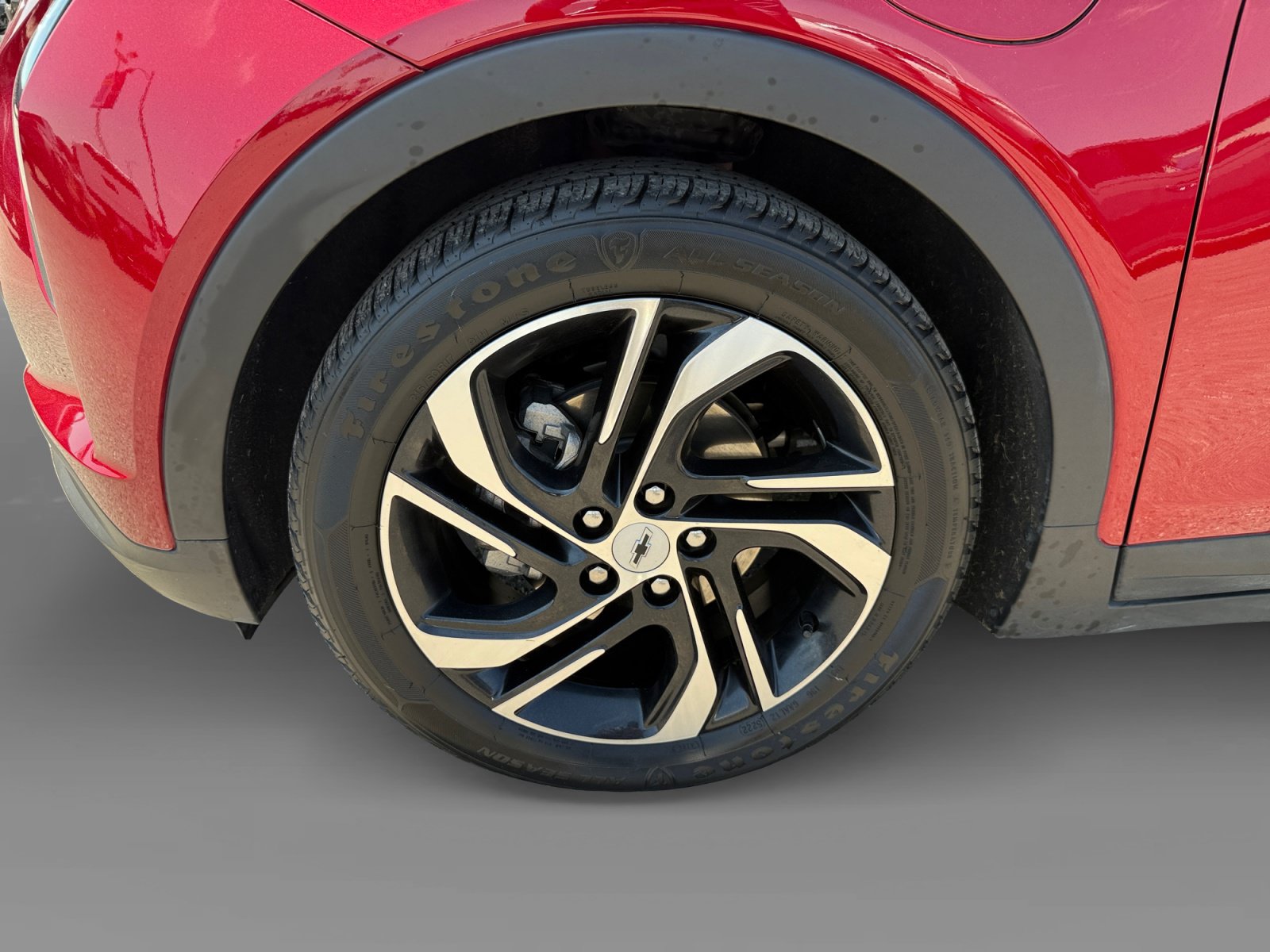 Used 2023 Chevrolet Bolt LT w/ Infotainment Package FWD image 9
