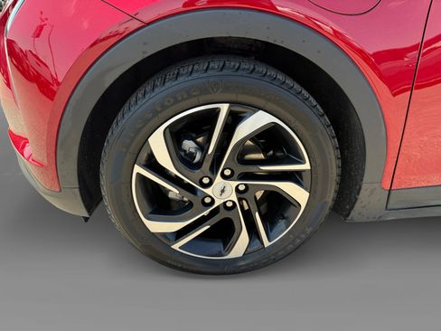 Used 2023 Chevrolet Bolt LT w/ Infotainment Package FWD image 9