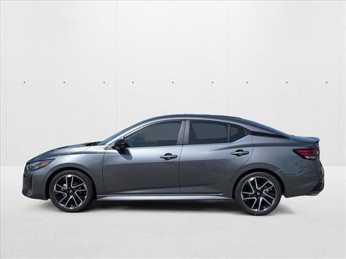New 2025 Nissan Sentra SR w/ SR Premium Package FWD image 9