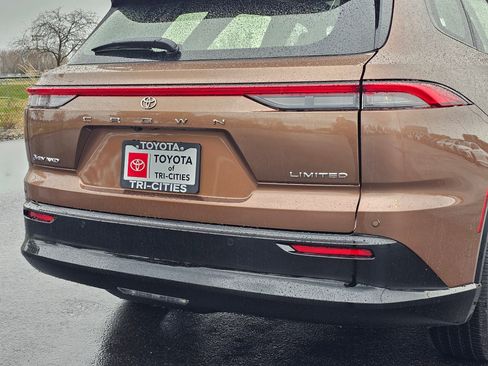 New 2026 Toyota Crown Signia image 8