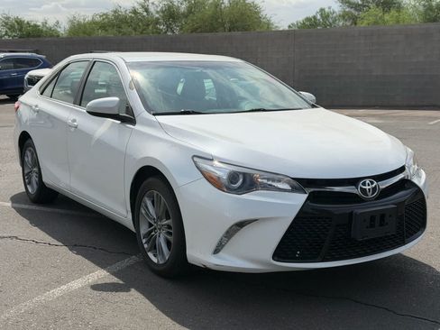 Used 2016 Toyota Camry SE FWD image 6